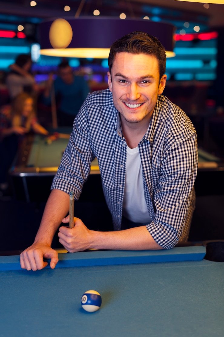 Mobile browser showing 1005 casino and sports sections on a smartphone